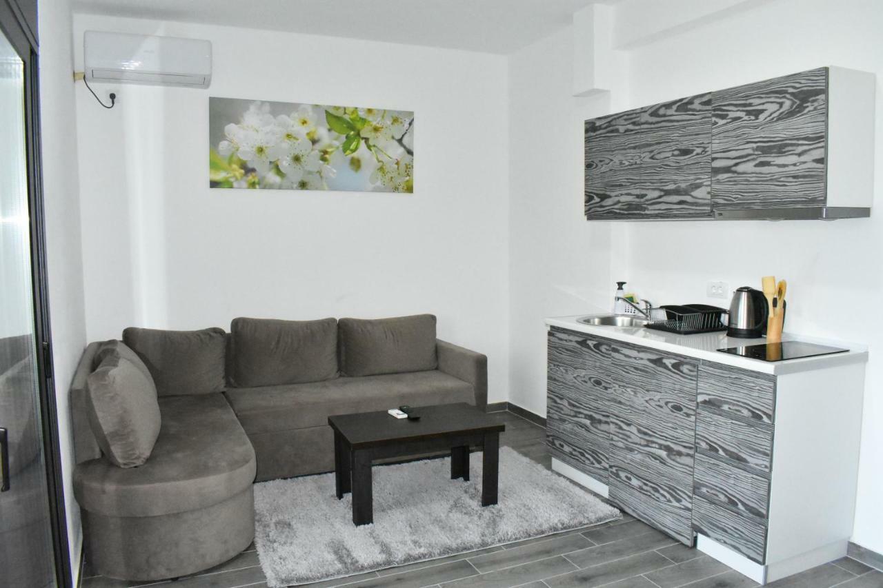 Apartment Flo Ulcinj